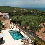 Peroulia Stone - Grèce, Péloponnèse *