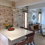 Peroulia Stone - Grece, Peloponnese