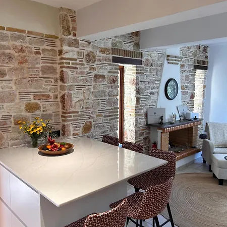 Peroulia Stone - Grece, Peloponnese