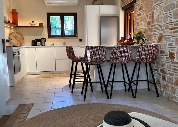 Peroulia Stone - Grece, Peloponnese Villa Koróni